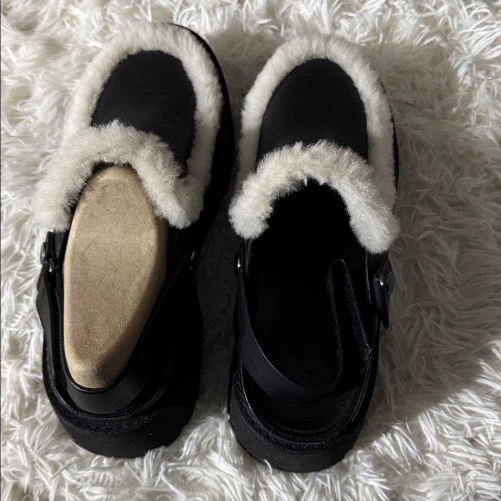 Black Clogs - Picture 2 of 5